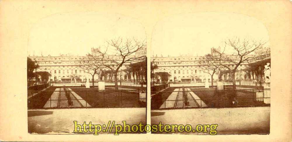 Paris - « Jardins du Palais Royal »    {%[Indexation sur stereotheque.fr]https://www.stereotheque.fr/result,13423-0%} (Paris - gardens in the « Palais Royal ») 